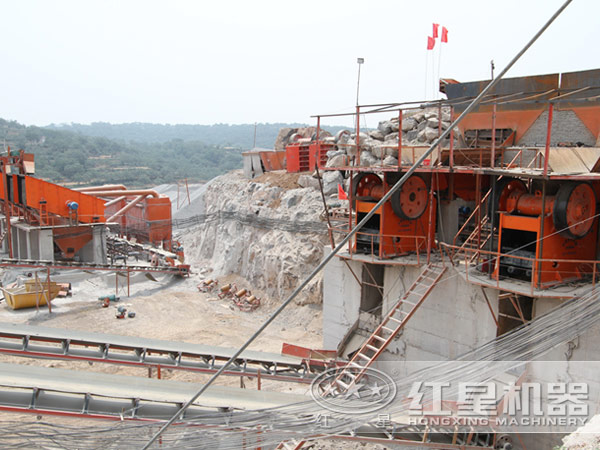 礦用破碎機破碎現(xiàn)場