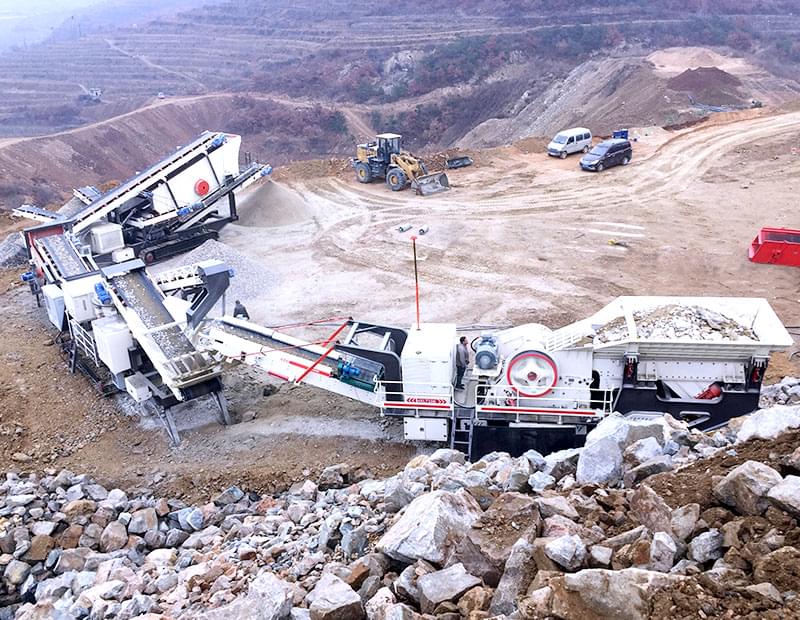 山東煙臺(tái)400t/h青石履帶移動(dòng)破生產(chǎn)線