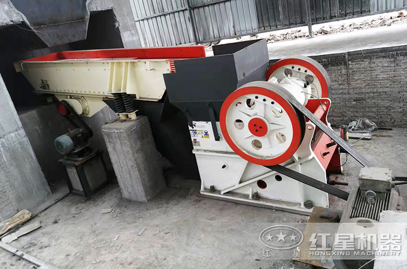 一小時(shí)600噸砂石生產(chǎn)線(xiàn)現(xiàn)場(chǎng) 一小時(shí)600噸砂石生產(chǎn)線(xiàn)現(xiàn)場(chǎng)