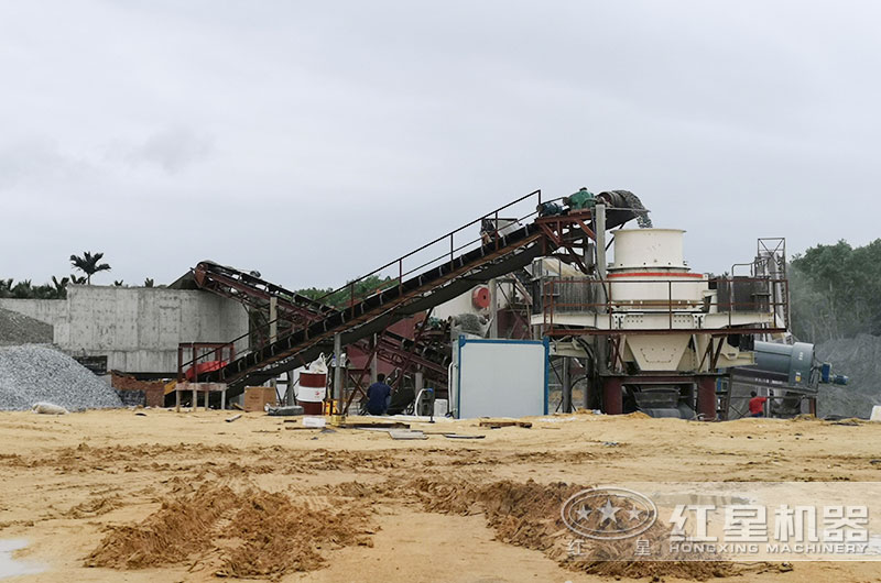 河卵石制沙現(xiàn)場(chǎng)實(shí)拍圖 河卵石制沙現(xiàn)場(chǎng)實(shí)拍圖