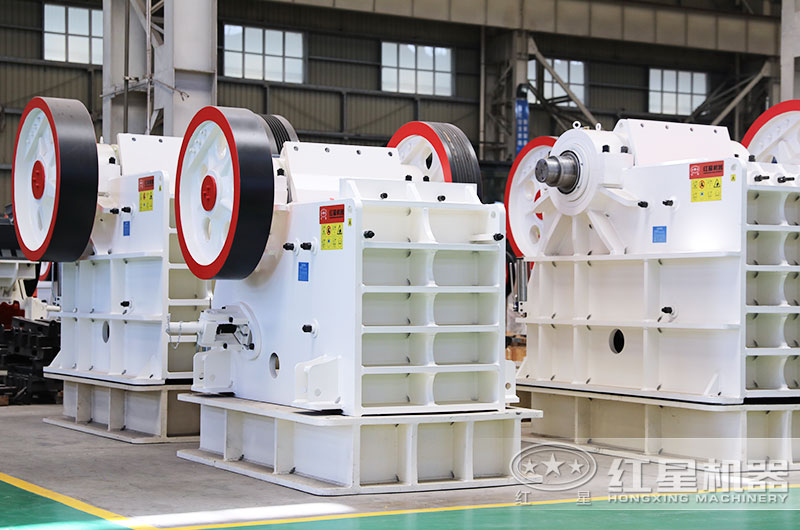 顎式破碎機(jī)圖片 顎式破碎機(jī)圖片