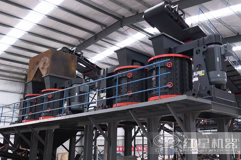 4臺復(fù)合式制砂機聯(lián)合作業(yè) 4臺復(fù)合式制砂機聯(lián)合作業(yè)