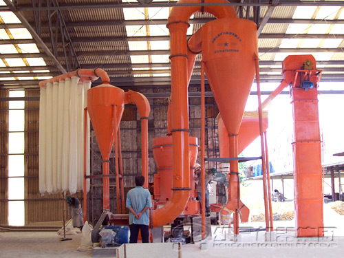 陶瓷磨粉機客戶現(xiàn)場