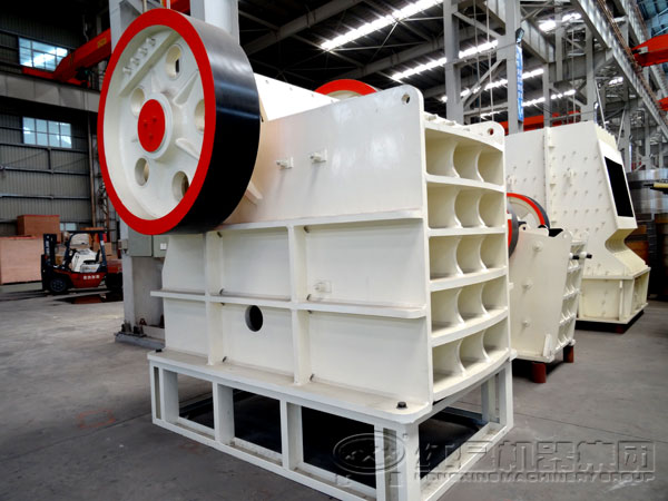 環(huán)保型顎式破碎機(jī)