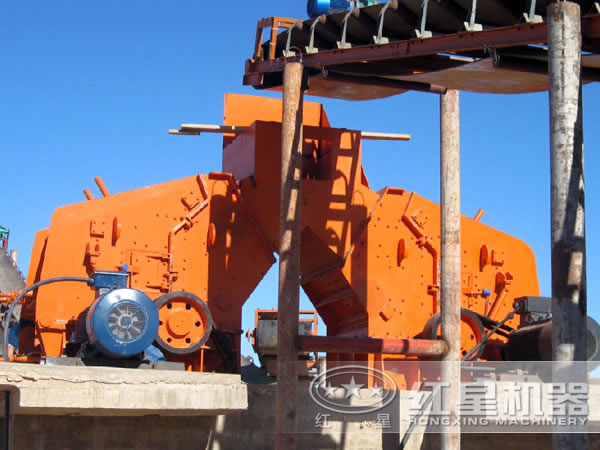 反擊式高產(chǎn)制砂機(jī)