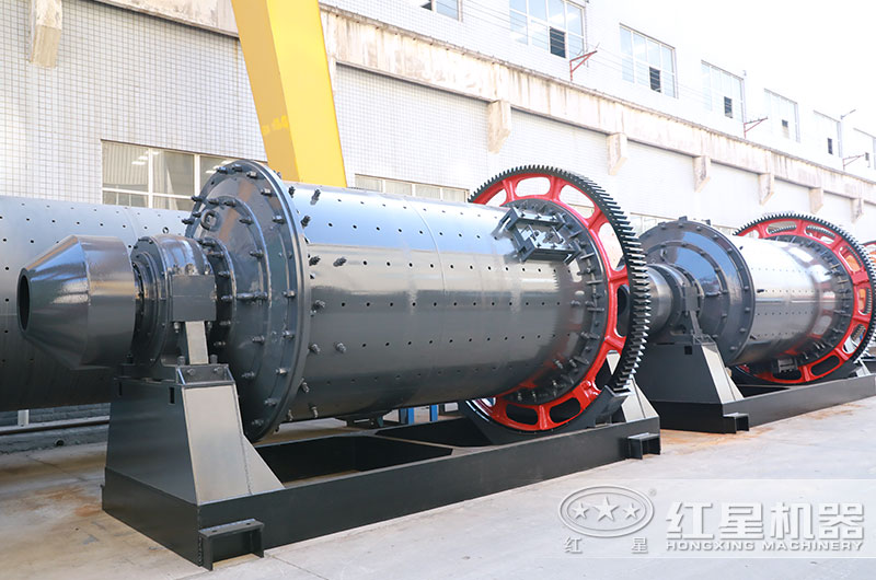 不同型號的大型球磨機 不同型號的大型球磨機