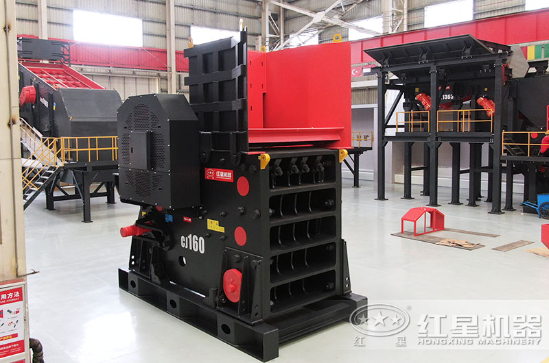 顎式頭破碎石機(jī)圖片 顎式頭破碎石機(jī)圖片