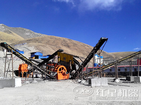 石英石制砂生產(chǎn)現(xiàn)場 石英石制砂生產(chǎn)現(xiàn)場