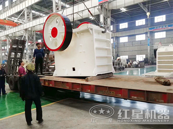 鐵礦石顎式破碎機發(fā)貨現(xiàn)場 鐵礦石顎式破碎機發(fā)貨現(xiàn)場