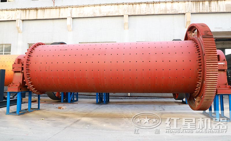 2.1米濕式球磨機(jī)展示 2.1米濕式球磨機(jī)展示