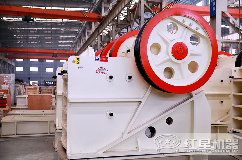 鄂式石子破碎機(jī)生產(chǎn)車間 鄂式石子破碎機(jī)生產(chǎn)車間