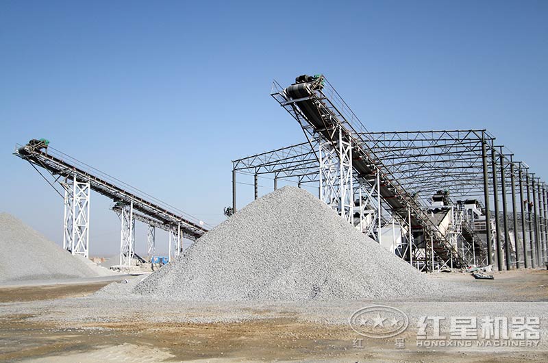 制砂機現(xiàn)場作業(yè) 制砂機現(xiàn)場作業(yè)