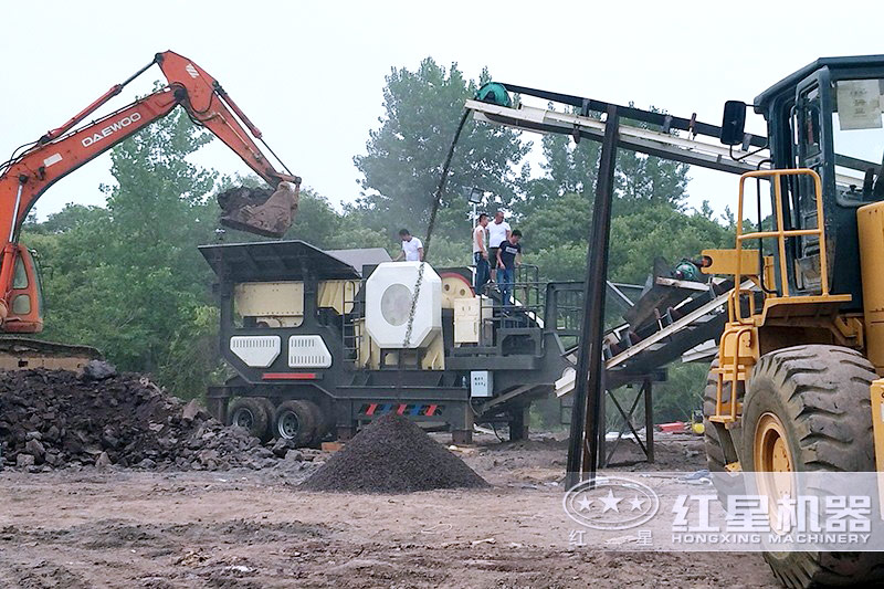 煤矸石破碎現(xiàn)場 煤矸石破碎現(xiàn)場