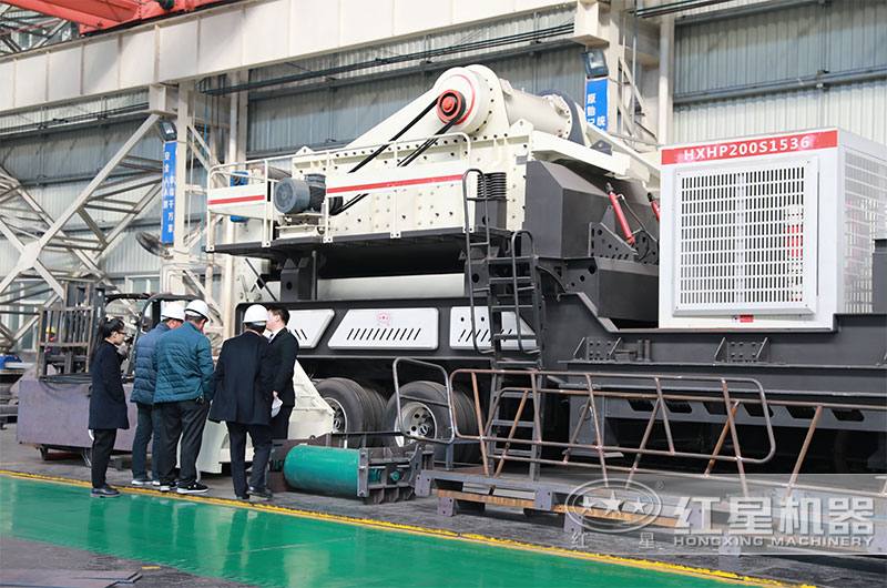 用戶參觀紅星機器移動破碎站 用戶參觀紅星機器移動破碎站