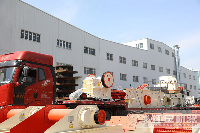 鄭州碎石機械設(shè)備發(fā)貨現(xiàn)場 鄭州碎石機械設(shè)備發(fā)貨現(xiàn)場