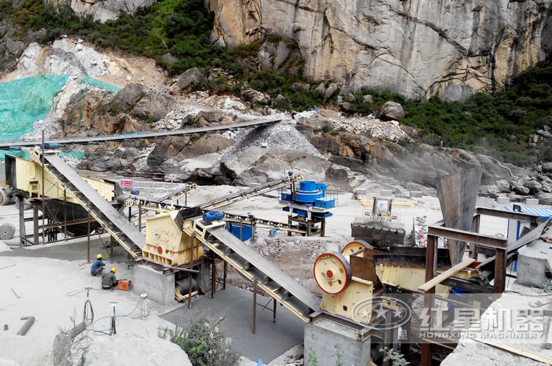 機(jī)制砂廠作業(yè)現(xiàn)場 機(jī)制砂廠作業(yè)現(xiàn)場