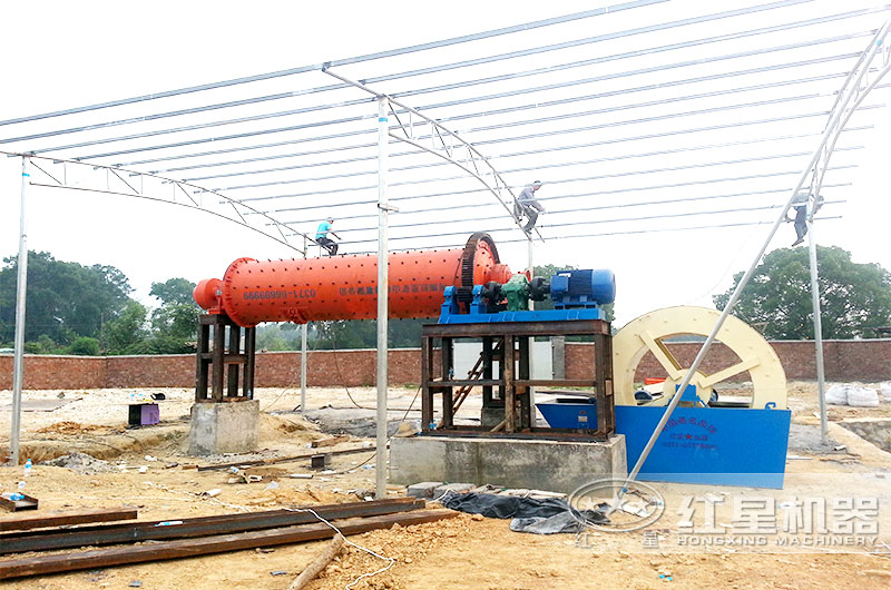 廣西用戶球磨機(jī)磨沙子安裝現(xiàn)場 廣西用戶球磨機(jī)磨沙子安裝現(xiàn)場