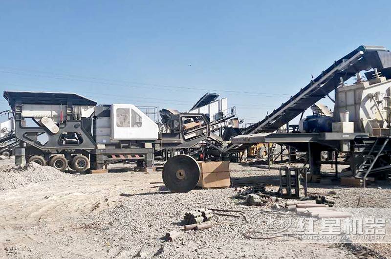 阿曼時產(chǎn)300噸移動破碎站現(xiàn)場 阿曼時產(chǎn)300噸移動破碎站現(xiàn)場