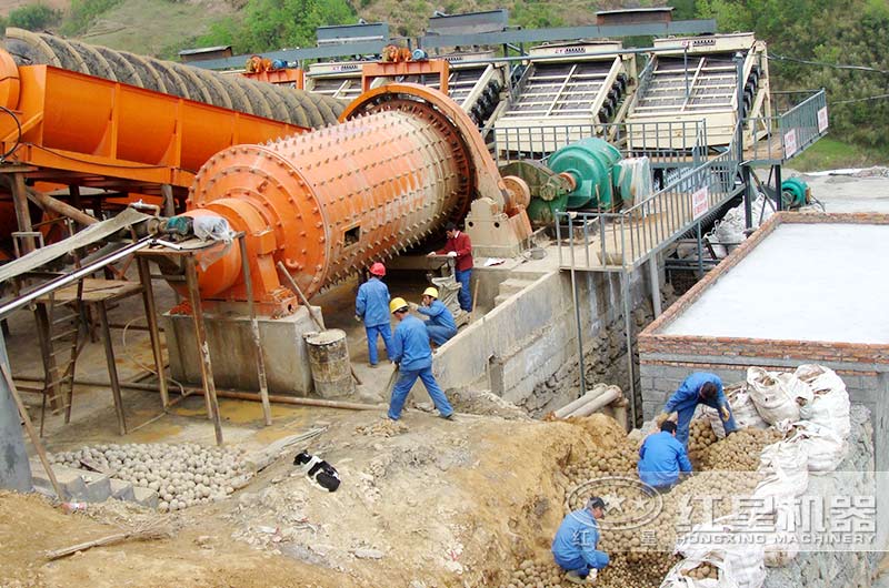 鋼球球磨機(jī)用戶現(xiàn)場(chǎng) 鋼球球磨機(jī)用戶現(xiàn)場(chǎng)