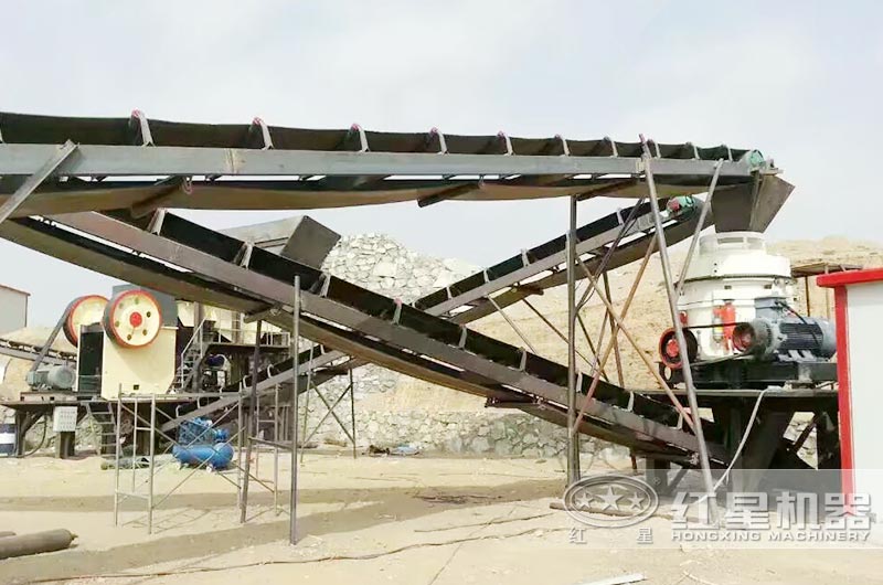 選礦生產(chǎn)線中的顎式破碎機(jī)和圓錐破碎機(jī) 選礦生產(chǎn)線中的顎式破碎機(jī)和圓錐破碎機(jī)