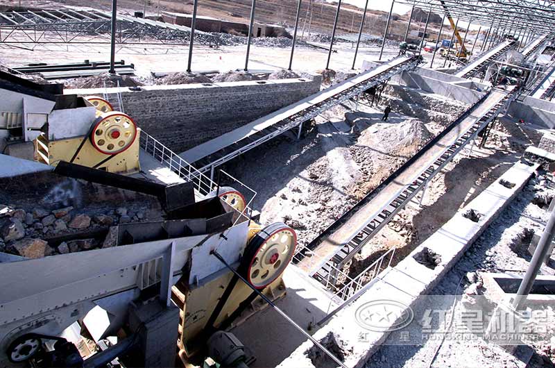 鄂破機(jī)作業(yè)現(xiàn)場 鄂破機(jī)作業(yè)現(xiàn)場