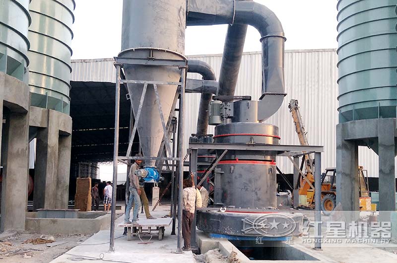 紅星機(jī)器為用戶配置的磨粉機(jī)生產(chǎn)現(xiàn)場 紅星機(jī)器為用戶配置的磨粉機(jī)生產(chǎn)現(xiàn)場