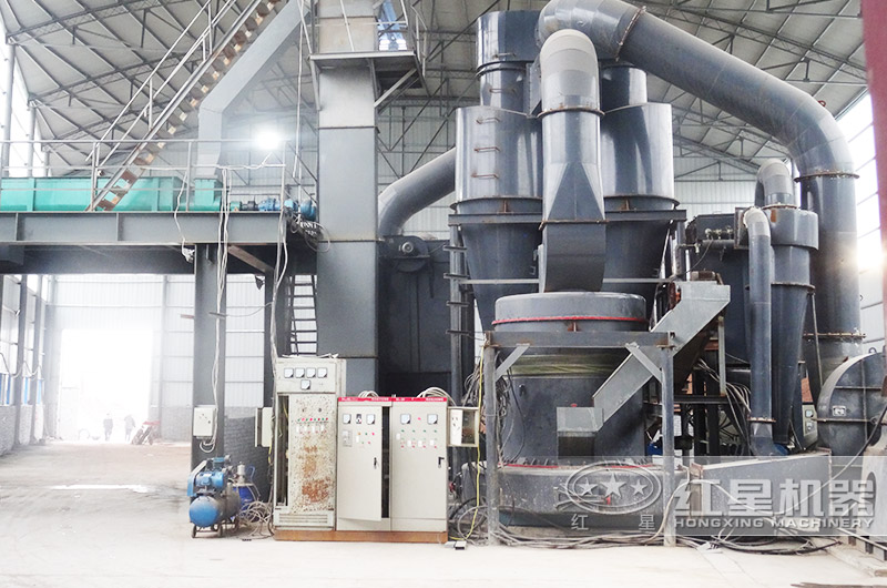 煤粉雷蒙磨作業(yè)現(xiàn)場(chǎng)