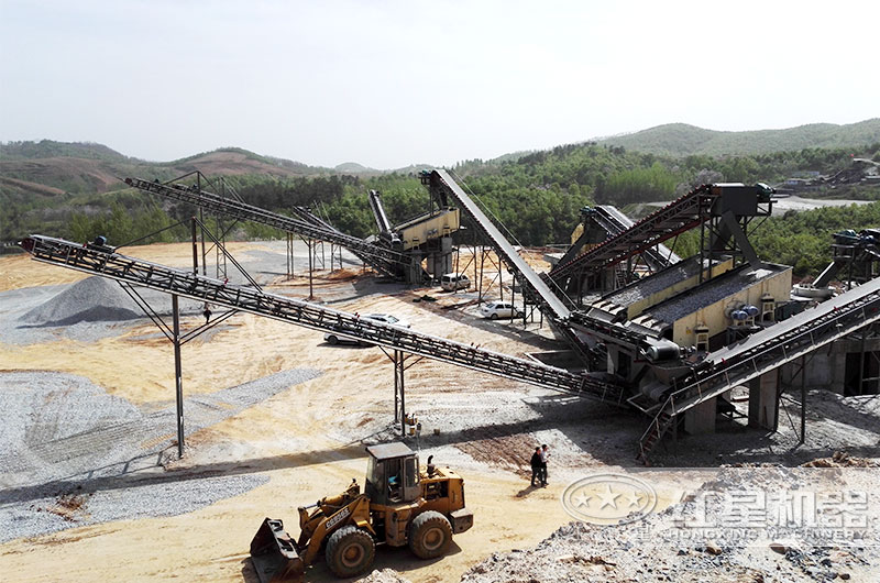 四組合式移動石子破碎機 四組合式移動石子破碎機