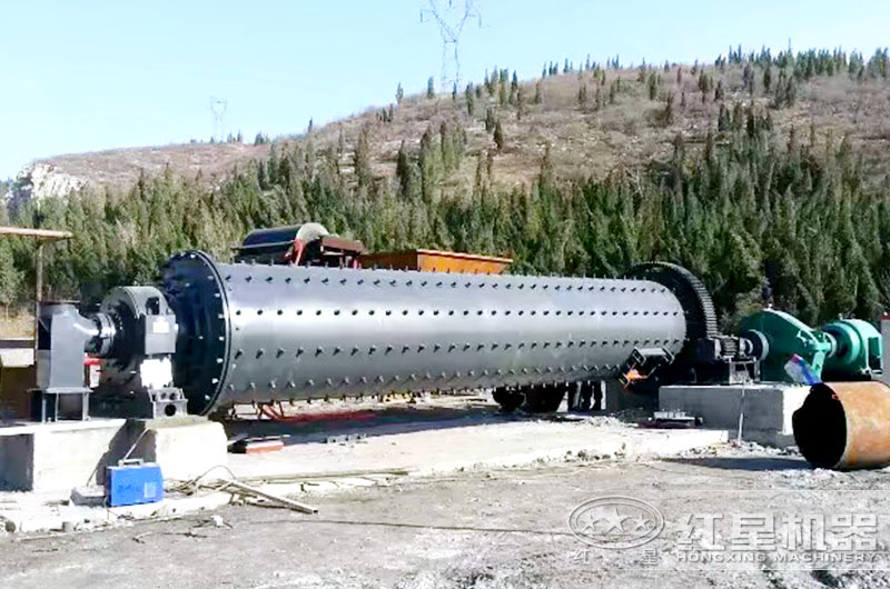 煤礦球磨機作業(yè)現(xiàn)場 煤礦球磨機作業(yè)現(xiàn)場