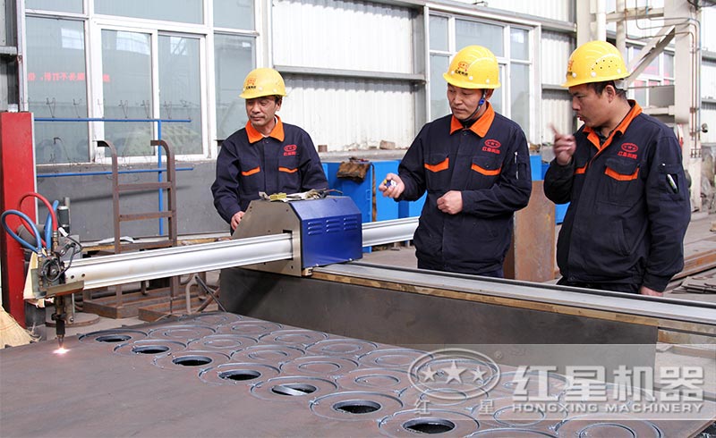 紅星機(jī)器嚴(yán)格的生產(chǎn)管理 紅星機(jī)器嚴(yán)格的生產(chǎn)管理