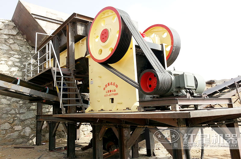 250×400鄂破碎機(jī)現(xiàn)場圖 250×400鄂破碎機(jī)現(xiàn)場圖