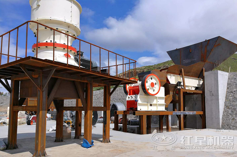 湖北黃岡花崗巖碎石作業(yè)現(xiàn)場 湖北黃岡花崗巖碎石作業(yè)現(xiàn)場