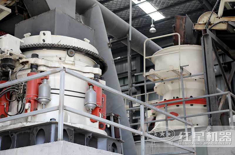 液壓圓錐碎石機加工現(xiàn)場實拍 液壓圓錐碎石機加工現(xiàn)場實拍