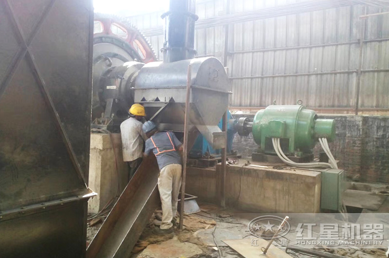 球磨機(jī)現(xiàn)場(chǎng)檢修維護(hù) 球磨機(jī)現(xiàn)場(chǎng)檢修維護(hù)