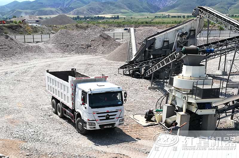 機(jī)制砂生產(chǎn)現(xiàn)場 機(jī)制砂生產(chǎn)現(xiàn)場