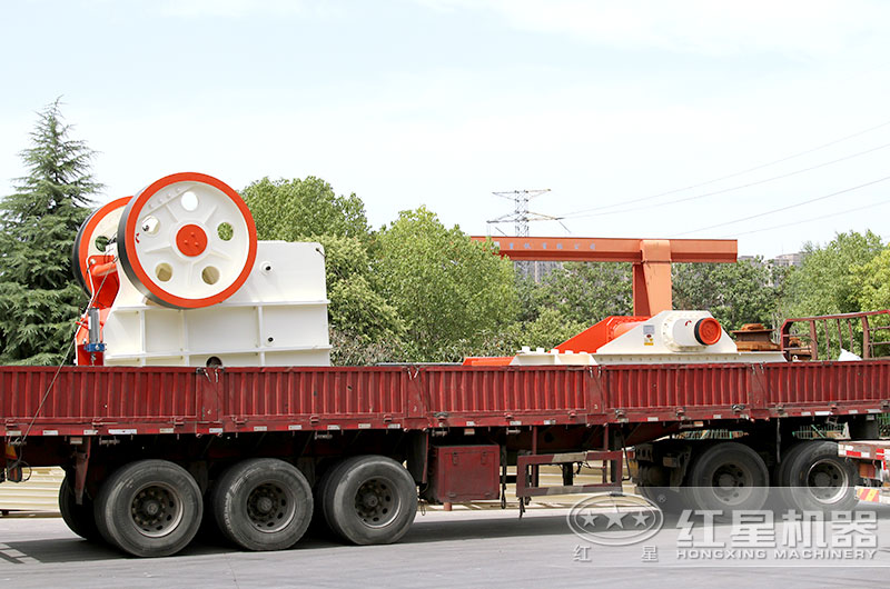 鵝卵石粗碎破碎機(jī)發(fā)貨現(xiàn)場(chǎng)圖 鵝卵石粗碎破碎機(jī)發(fā)貨現(xiàn)場(chǎng)圖