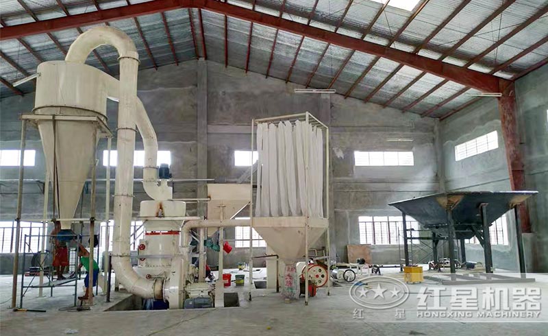 磨粉生產(chǎn)現(xiàn)場(chǎng) 磨粉生產(chǎn)現(xiàn)場(chǎng)