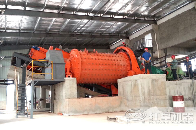 球磨機(jī)生產(chǎn)現(xiàn)場(chǎng) 球磨機(jī)生產(chǎn)現(xiàn)場(chǎng)