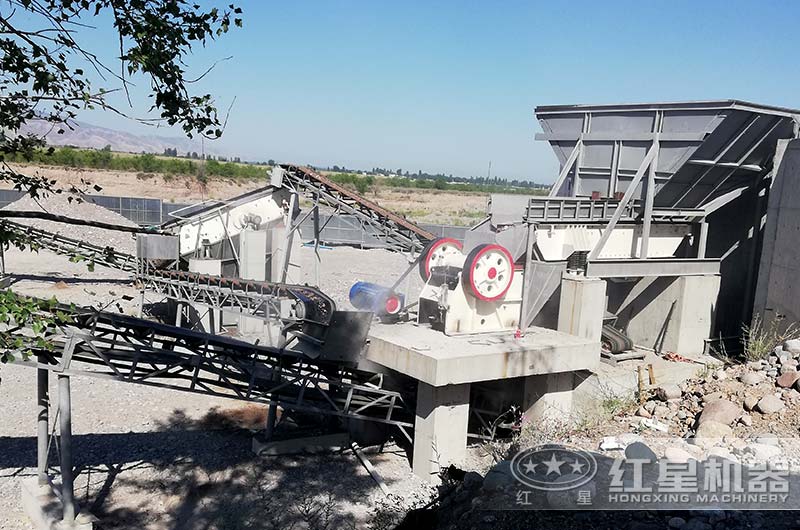 花崗巖破碎機(jī)生產(chǎn)現(xiàn)場(chǎng) 花崗巖破碎機(jī)生產(chǎn)現(xiàn)場(chǎng)