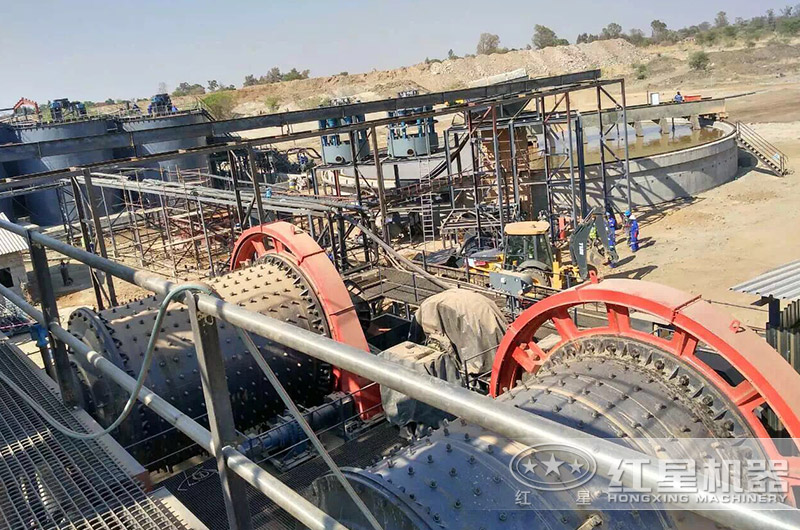 球磨機(jī)生產(chǎn)現(xiàn)場(chǎng) 球磨機(jī)生產(chǎn)現(xiàn)場(chǎng)