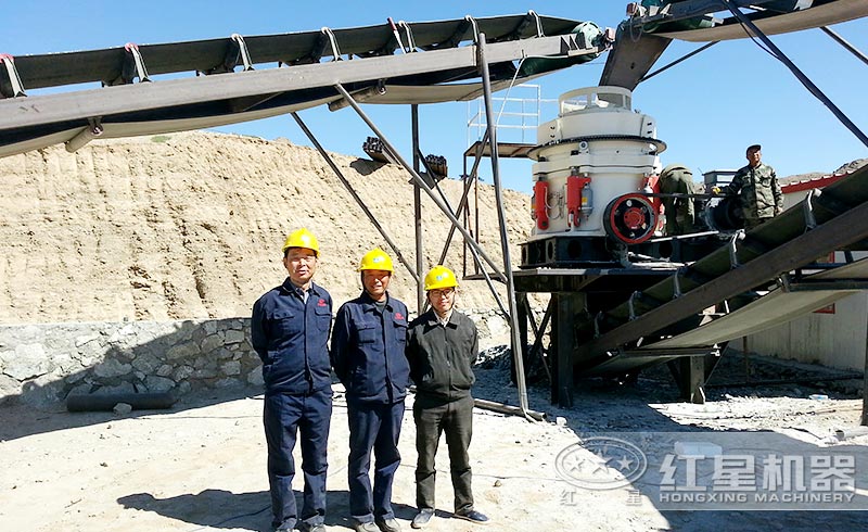 圓錐破碎機生產(chǎn)現(xiàn)場 圓錐破碎機生產(chǎn)現(xiàn)場