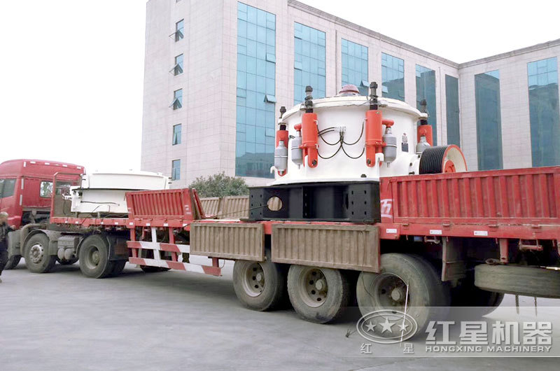 紅星大型碎石機(jī)發(fā)貨現(xiàn)場