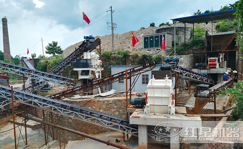 石灰石破碎生產(chǎn)現(xiàn)場 石灰石破碎生產(chǎn)現(xiàn)場