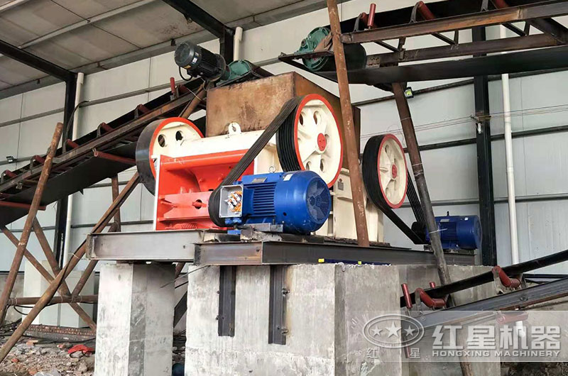 250×1000破碎機工作現(xiàn)場圖片 250×1000破碎機工作現(xiàn)場圖片