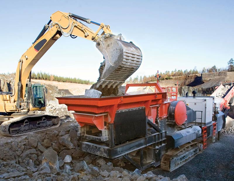 四川鐵礦石移動破碎現(xiàn)場